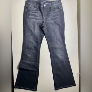 White House black market women’s flared jeans size 6s